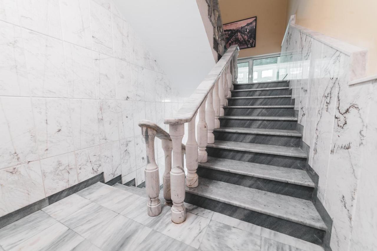 Kings View Hotel Veliko Tarnovo Luaran gambar