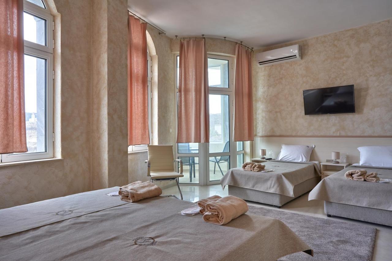 Kings View Hotel Veliko Tarnovo Luaran gambar