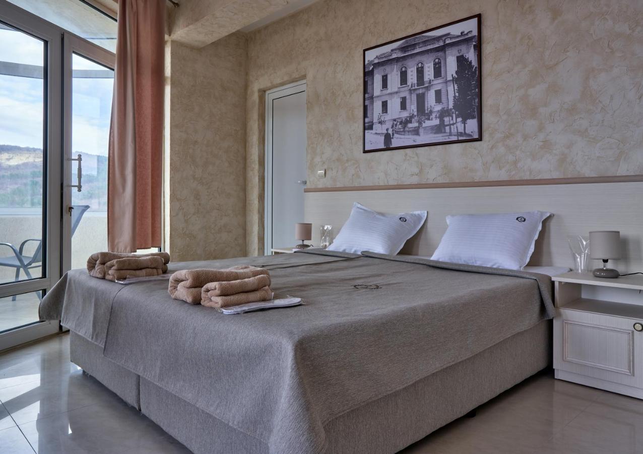 Kings View Hotel Veliko Tarnovo Luaran gambar