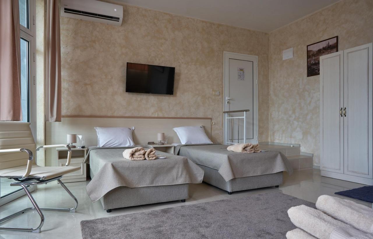 Kings View Hotel Veliko Tarnovo Luaran gambar
