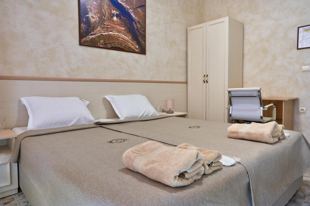 Kings View Hotel Veliko Tarnovo Luaran gambar